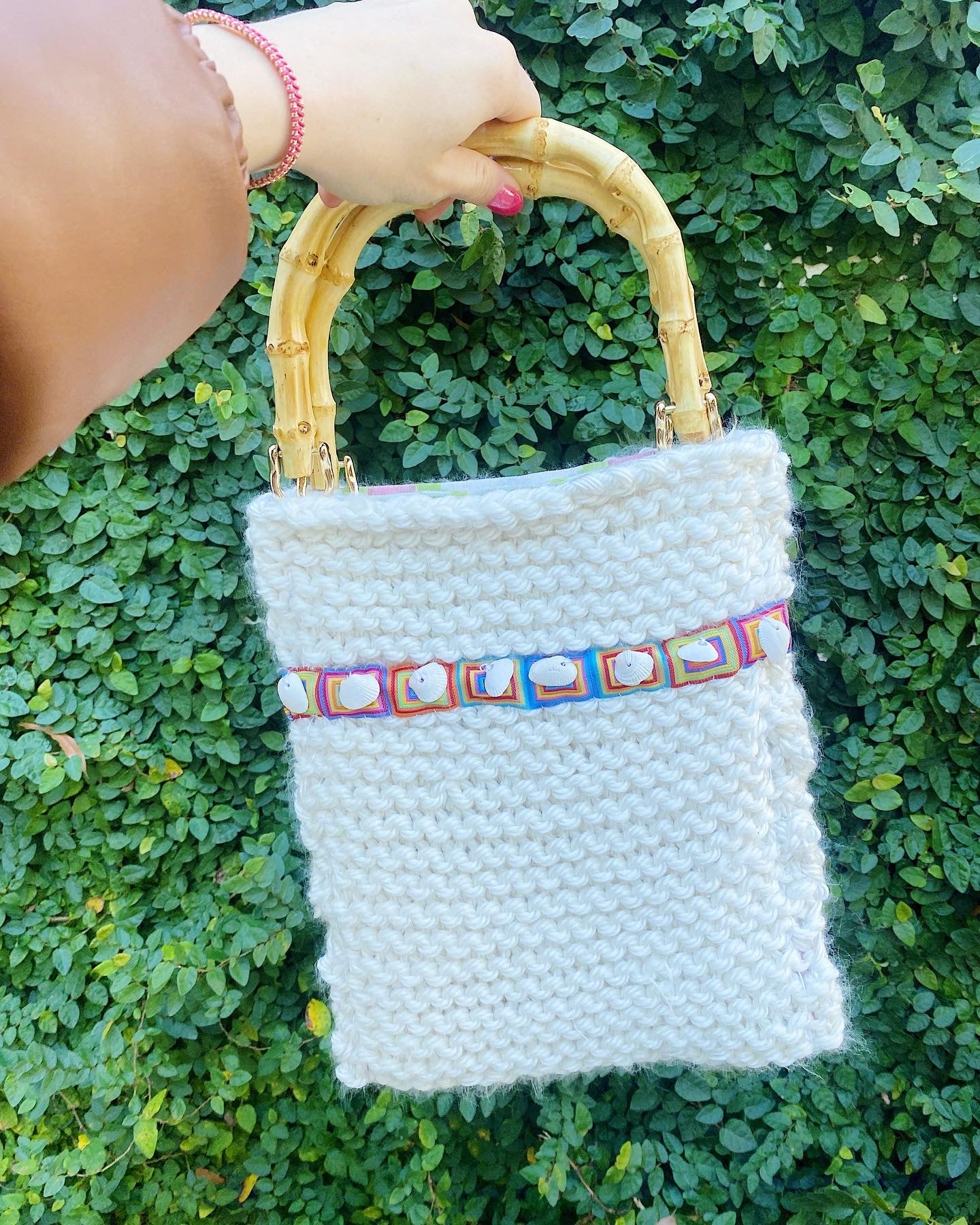 Groovy Shell Knit Purse