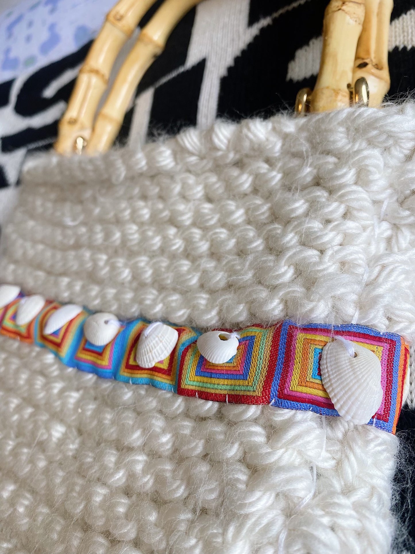 Groovy Shell Knit Purse